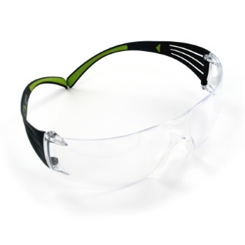 3M erweitert die Schutzbrillen Produktfamilie mit der 400 Reader-Varianten integrierten Lesebereich in drei individuell wählbaren Stärken.